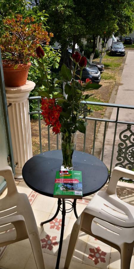 "Villa Pompei" Camere Familiari Bagian luar foto