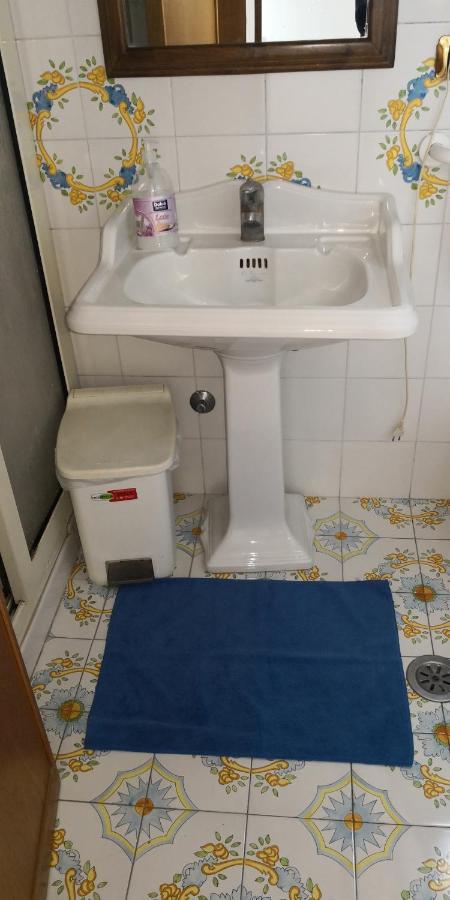 "Villa Pompei" Camere Familiari Bagian luar foto