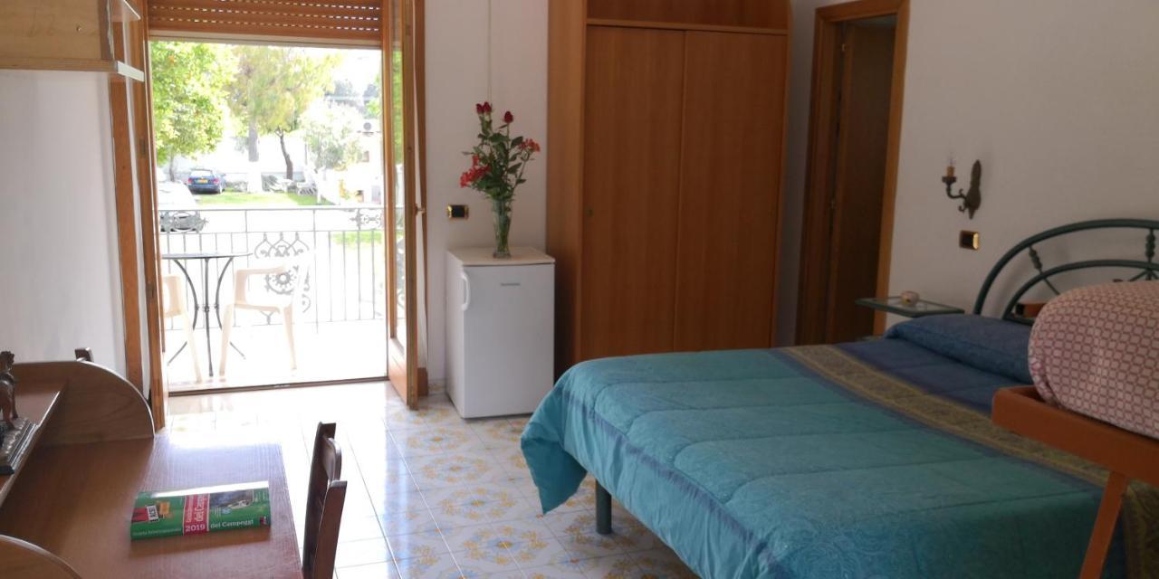"Villa Pompei" Camere Familiari Bagian luar foto